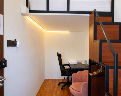 deluxe loft double, window, shared bathroom (3)