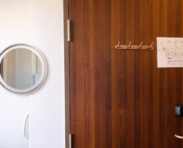deluxe loft double, window, shared bathroom (5)