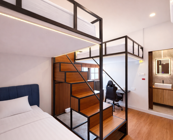 family room, sleep 5, window,private bathroom (8)