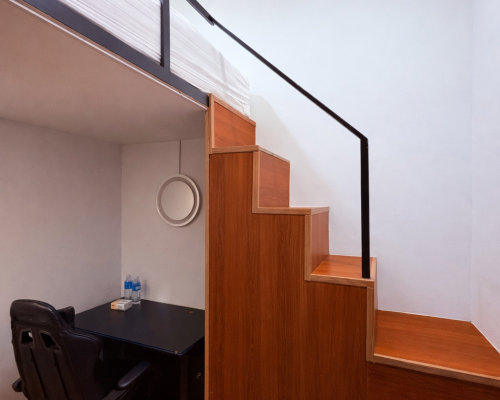 superior loft double, no window, shared bathroom (5)