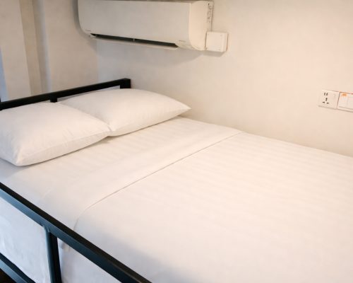 superior loft double, window, shared bathroom (1)