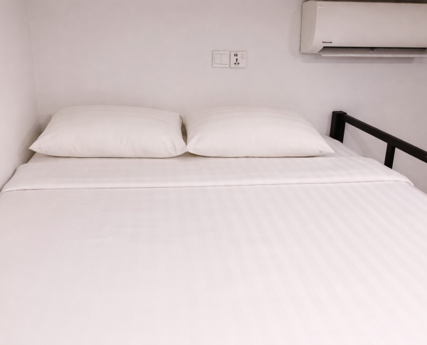 triple room, no window, shared bathroom (7)